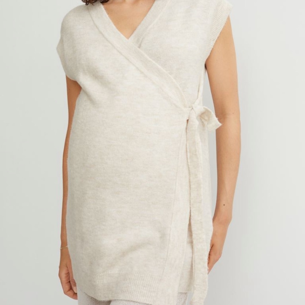 NWT- H&M Fine Knit vest